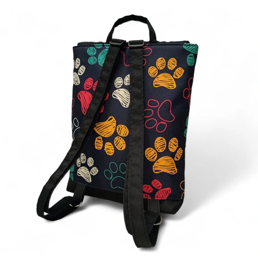 Peštovka - městský batoh CITY BAG *TLAPKY*