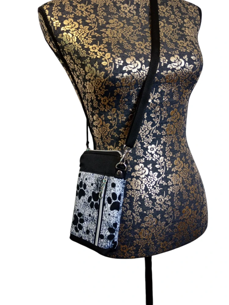 Peštovka - malá crossbody Ála *Černé tlapky na glitru*