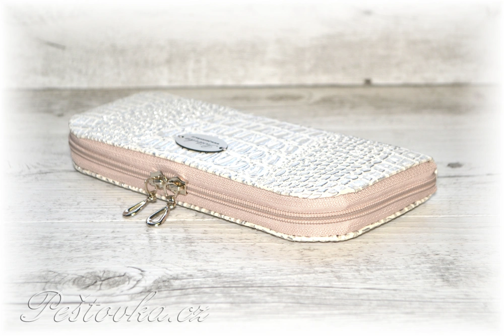 Peštovka Zipová peněženka bílo-stříbrná hadinka