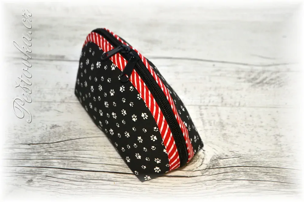 Peštovka kosmetická taštička RONDA *černobílé tlapky*