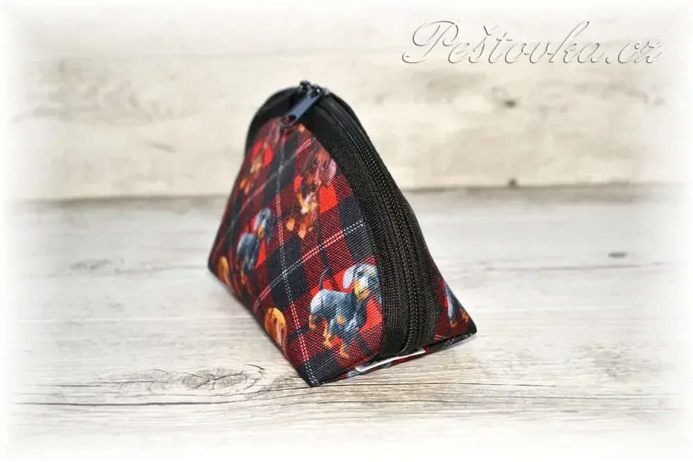 Peštovka kosmetická taštička RONDA *jezevčíci / káro*