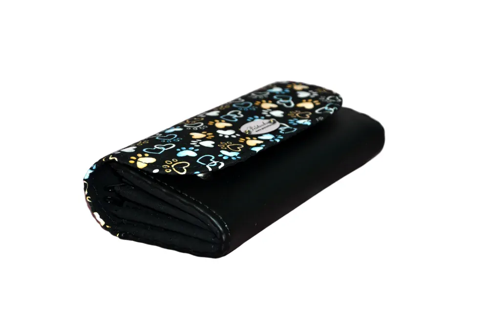 Peštovka Dámská ručně šitá peněženka *Paws/tlapičky se srdíčky*