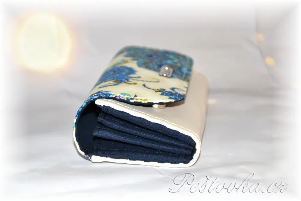 Peštovka Dámská elegantní peněženka *smetanová s mandalami*