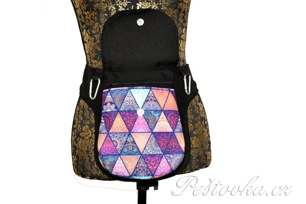 Peštovka ledvinka POSETO *barevné trojúhelníky*