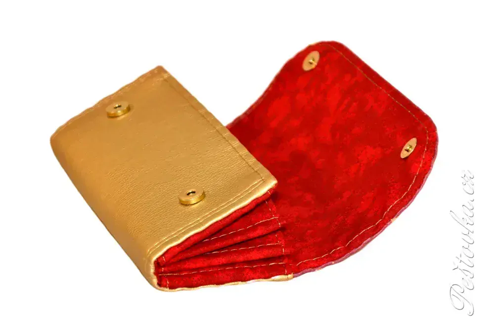 Peštovka Dámská elegantní peněženka *bordovo-zlatá*