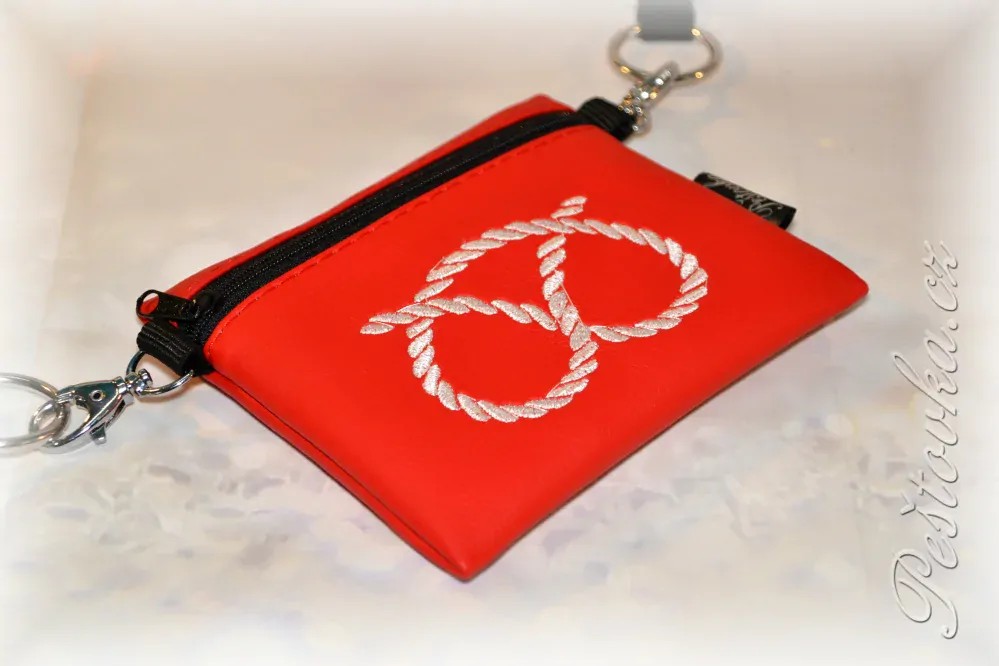 Peštovka Výstavní pamlskovník *staffbull - červený s uzlem*