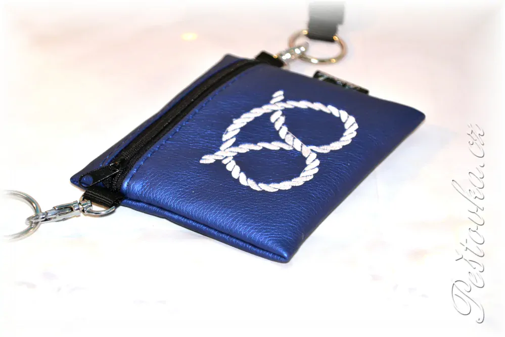 Peštovka Výstavní pamlskovník *staffbull - modrý s uzlem*