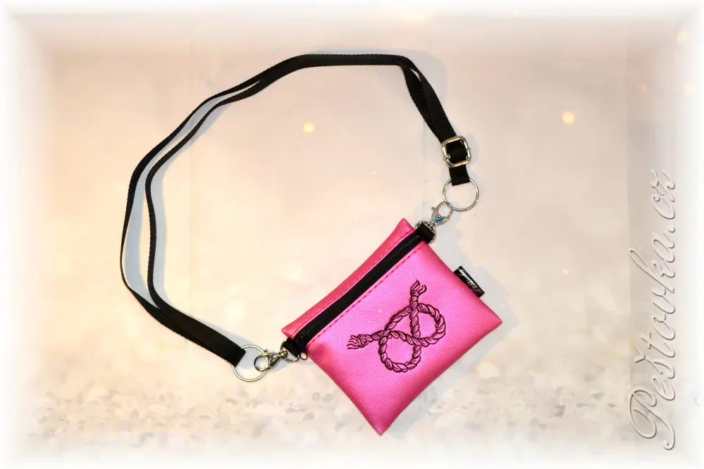 Peštovka Výstavní pamlskovník *UZLÍK staffbull - růzový lesklý*