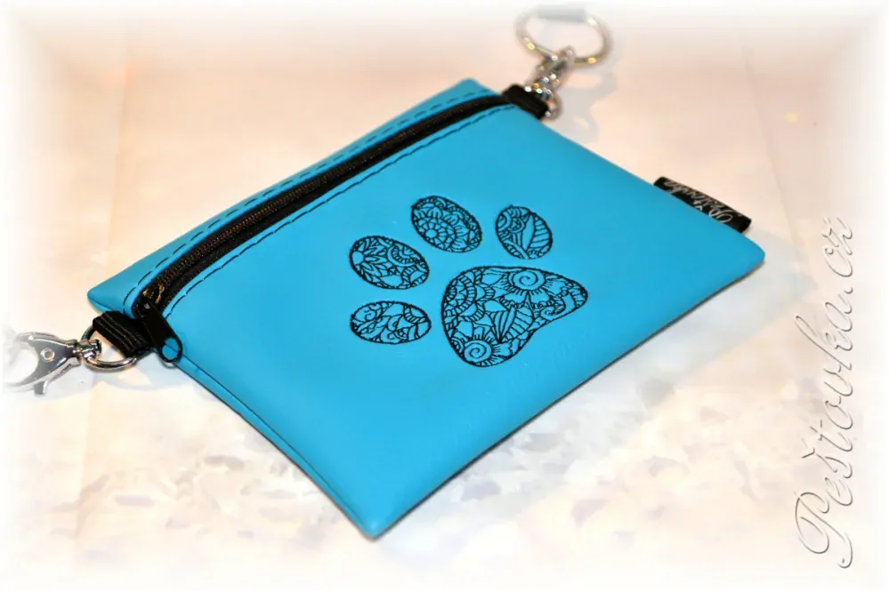 Peštovka Výstavní pamlskovník *tlapka - sv.modrý*