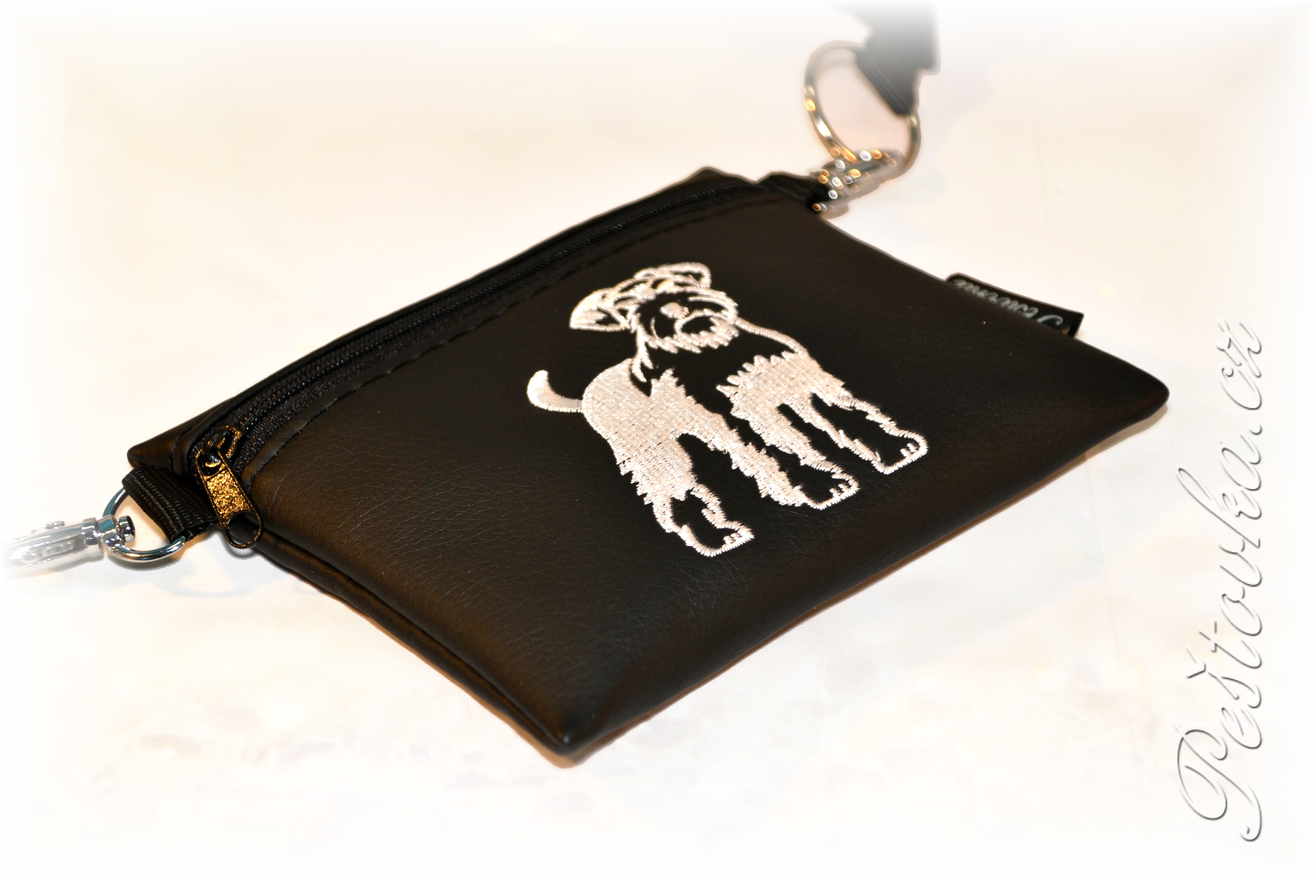 Peštovka Výstavní pamlskovník *knírač černý*