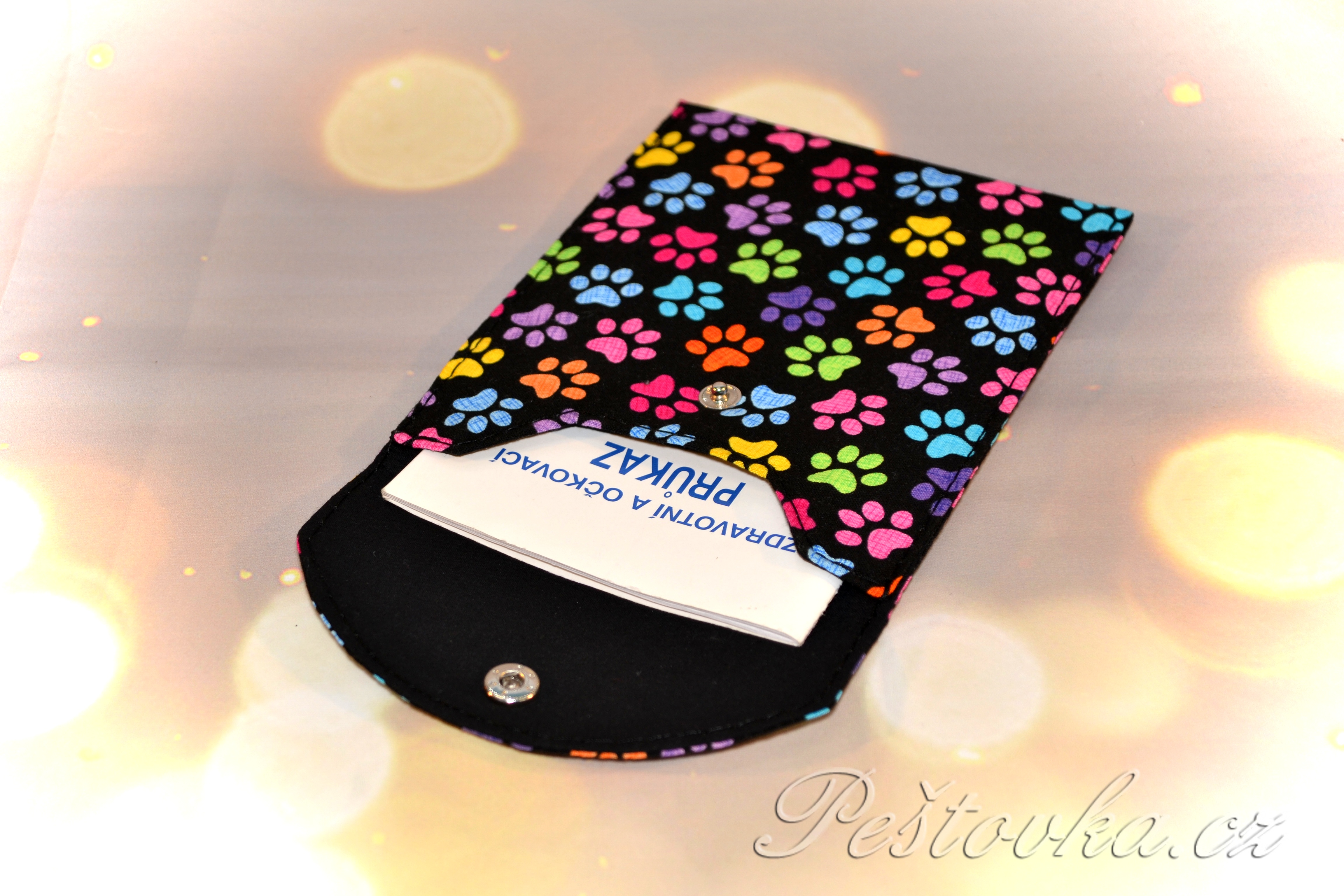 Peštovka - obal na očkovák - kapsička barevné tlapky*