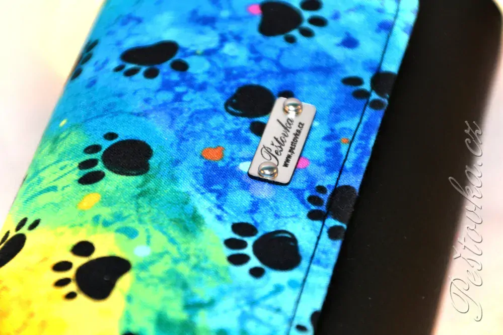 Peštovka Dámská peněženka *tlapky na duhové*