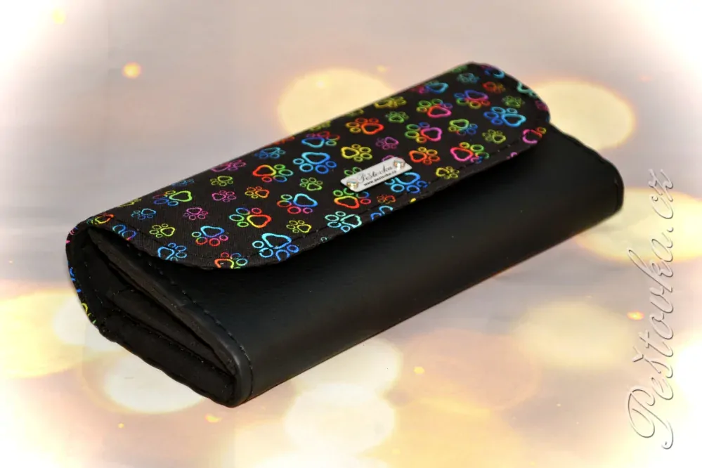 Peštovka Dámská elegantní peněženka *tlapky RAINBOW*