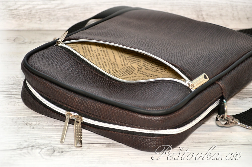 Peštovka pánská crossbody Oskar *hnědá koženka*