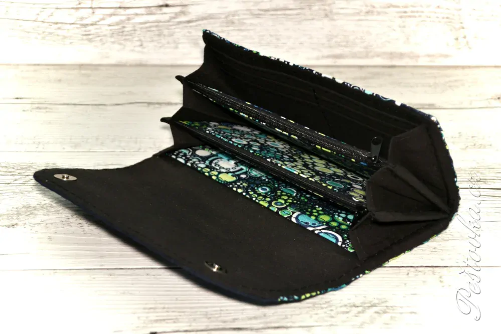 Peštovka Dámská elegantní peněženka *modro-zelené bublinky*