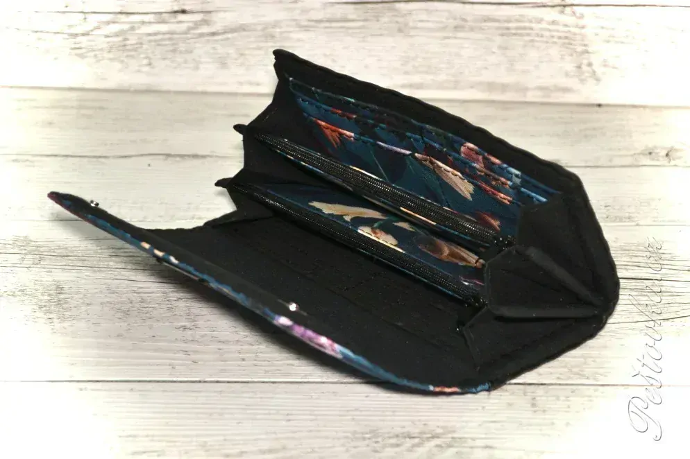 Peštovka Dámská elegantní peněženka *TULIPÁNY*