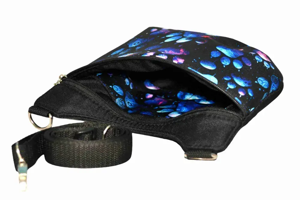 Peštovka - crossbody Alice *modré duhové tlapky*