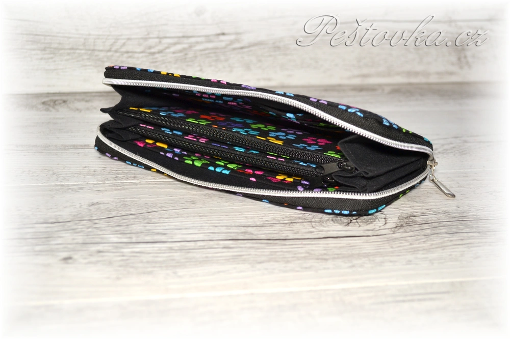 Peštovka Zipová peněženka barevné tlapky