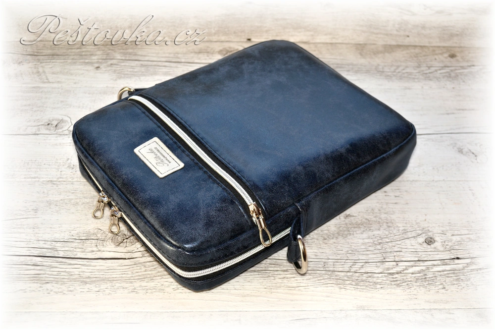 Peštovka pánská crossbody Oskar *černo-modrá metalická*
