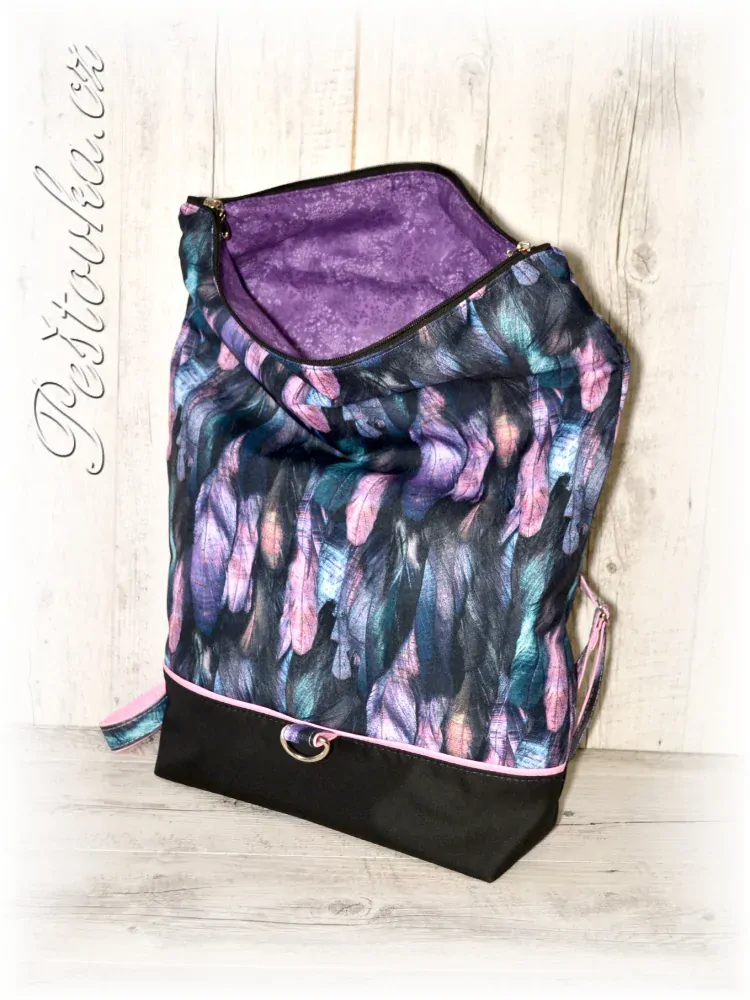 Peštovka Překlápěcí batoh Lucas *fialová peříčka*