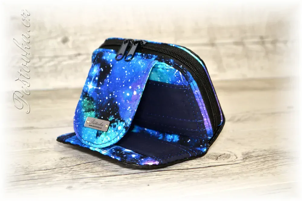 Peštovka Malá praktická peněženka *GALAXY*