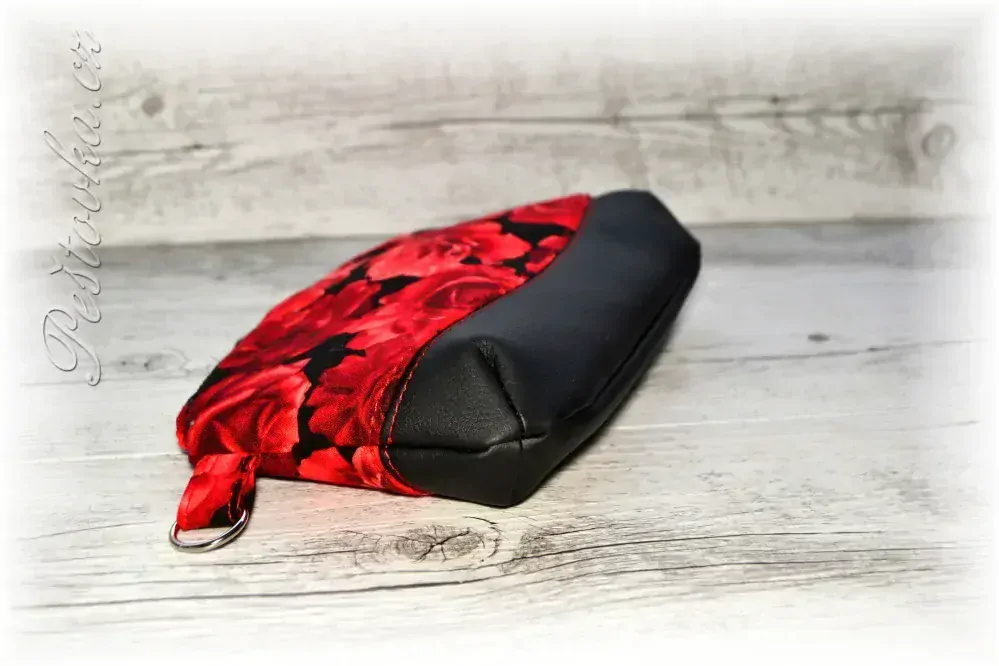 Peštovka kosmetická taštička CLEMATIS *Růže*