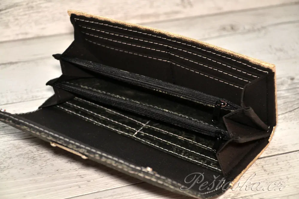 Peštovka Dámská elegantní peněženka *paisley se zlatou*