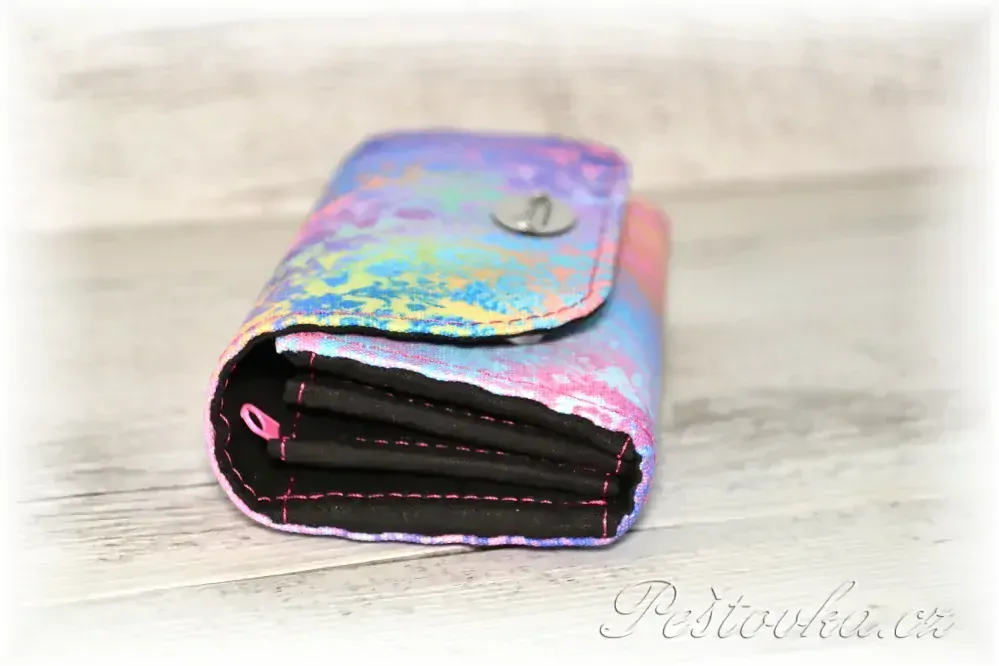 Peštovka Dámská elegantní peněženka *celoduhová*