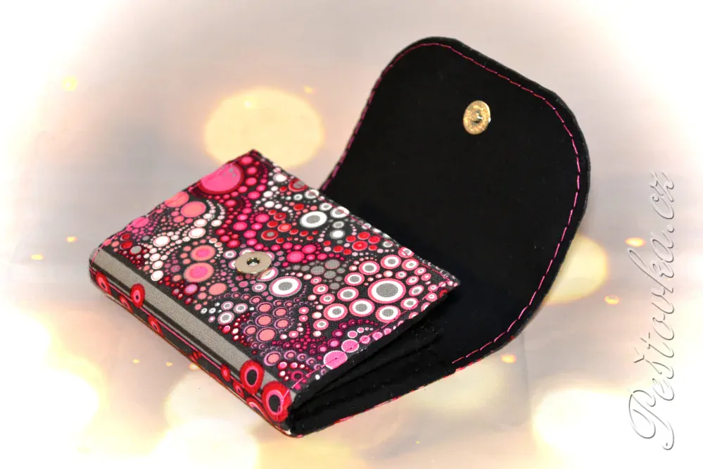 Peštovka - Malá klopová peněženka 13cm *šedo-růžové bublinky*