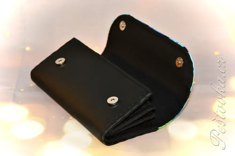 Peštovka Dámská peněženka *tlapky na duhové*