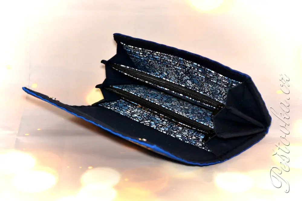 Peštovka Dámská elegantní peněženka *3 kočky na modré*