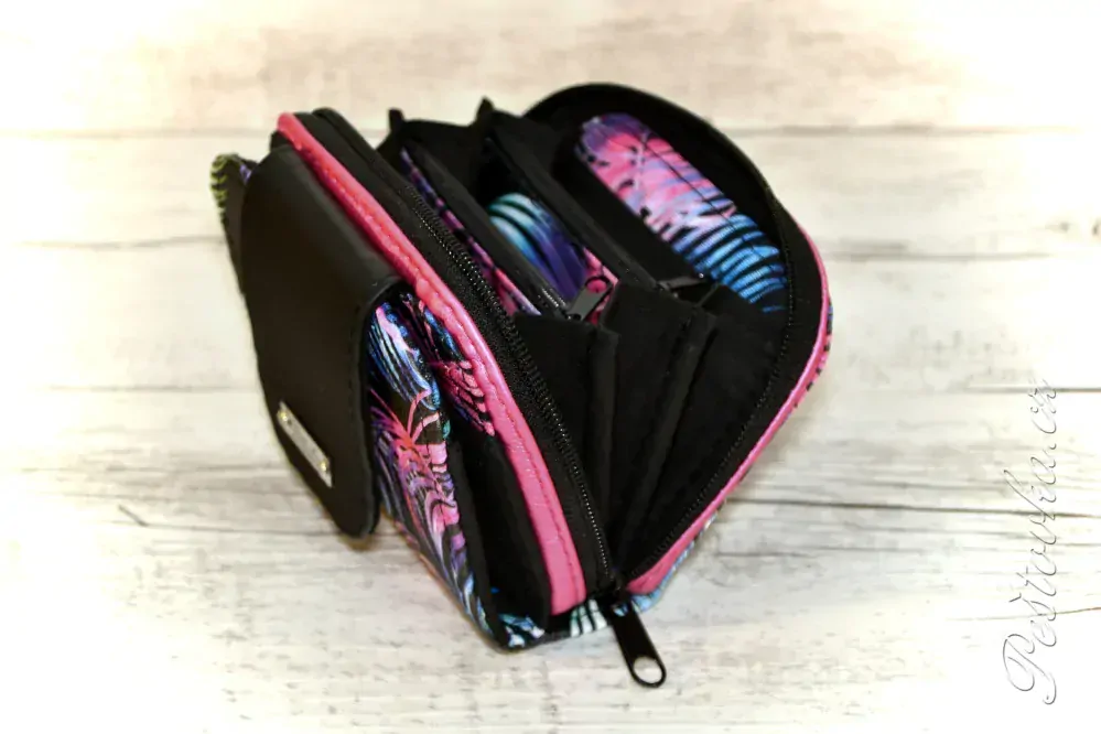 Peštovka Malá praktická zipová peněženka *černo-růžová s listy*