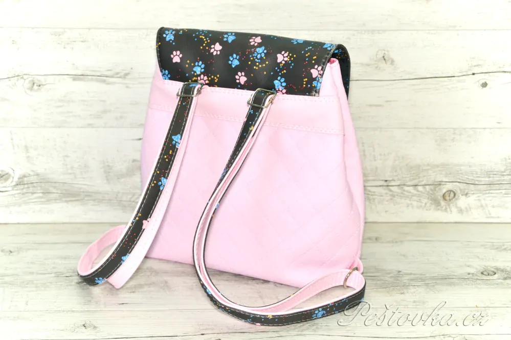 Peštovka - batoh Bellini *modro-růžové tlapky*