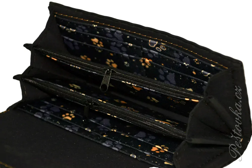 Peštovka Dámská elegantní peněženka zlatošedé tlapky s černou