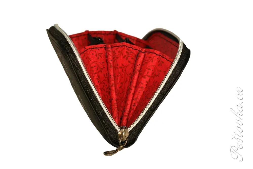 Peštovka Malá zipová peněženka *bulík*