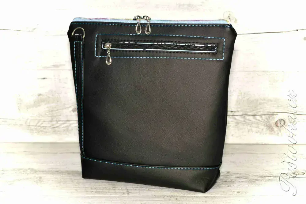 Peštovka - kabelka Brita *duhové nápisy*