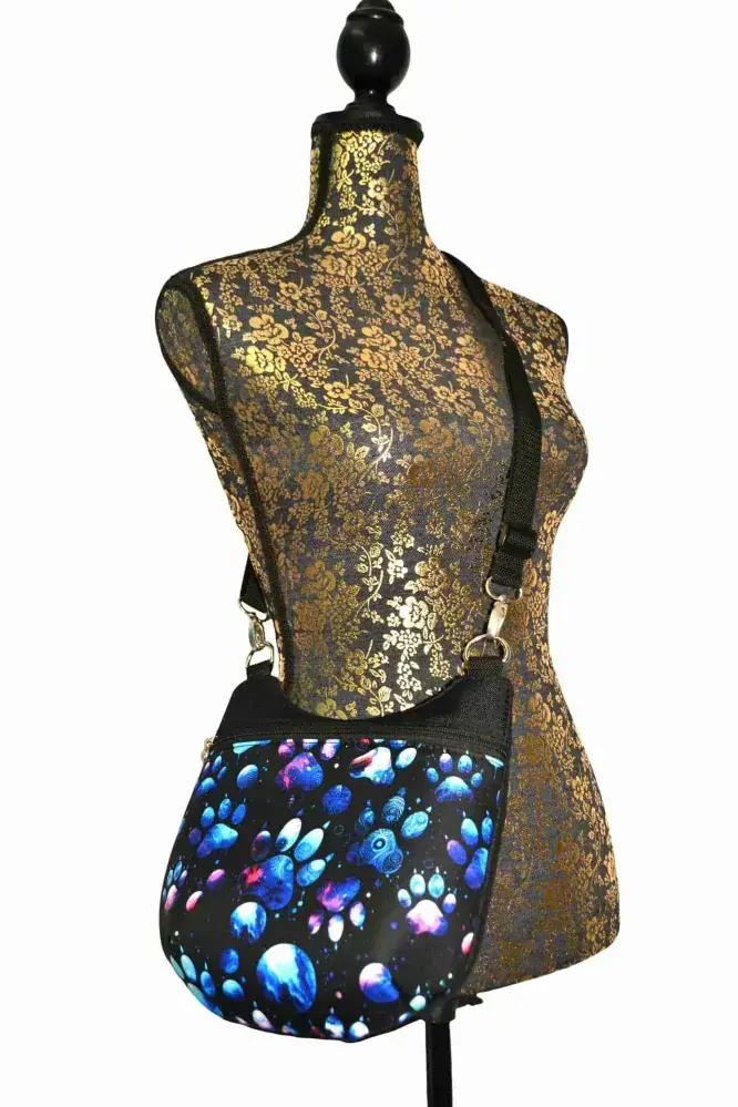 Peštovka - crossbody Alice *modré duhové tlapky*