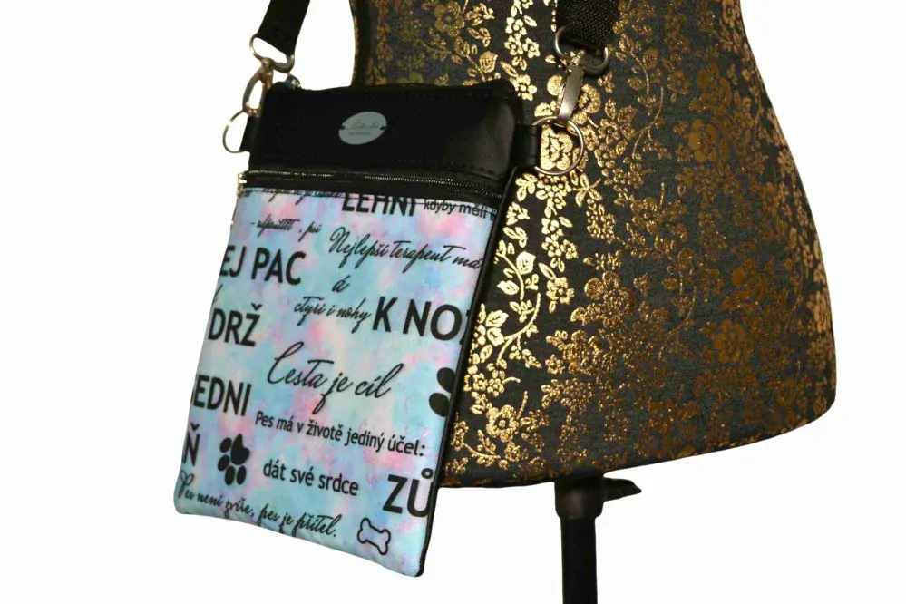 Peštovka - malá crossbody *DUHOVÉ NÁPISY*