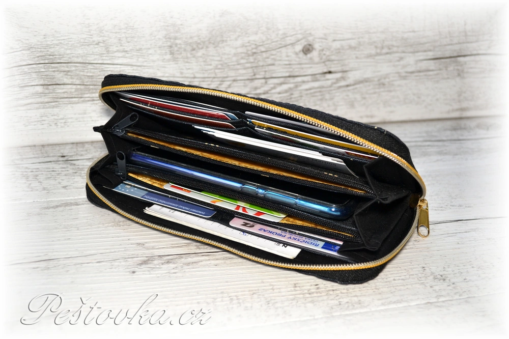 Peštovka Zipová peněženka *zlaté korunky*