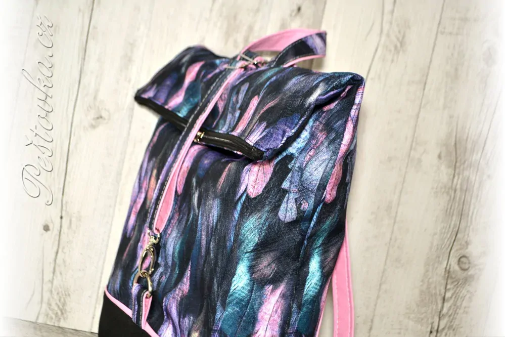 Peštovka Překlápěcí batoh Lucas *fialová peříčka*