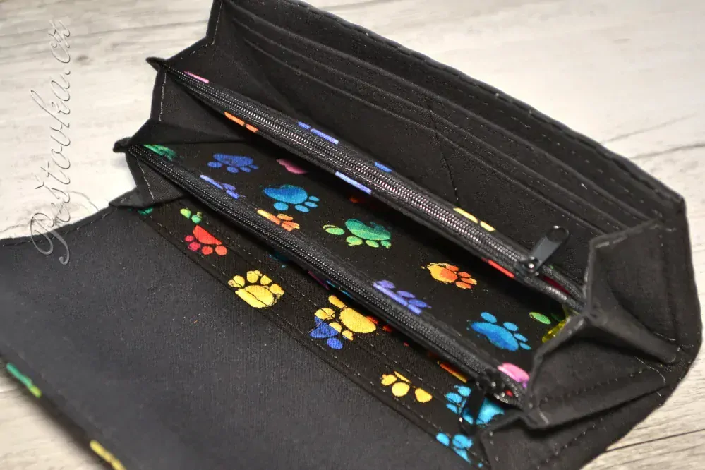 Peštovka Dámská elegantní peněženka *barevné tlapky akvarel*