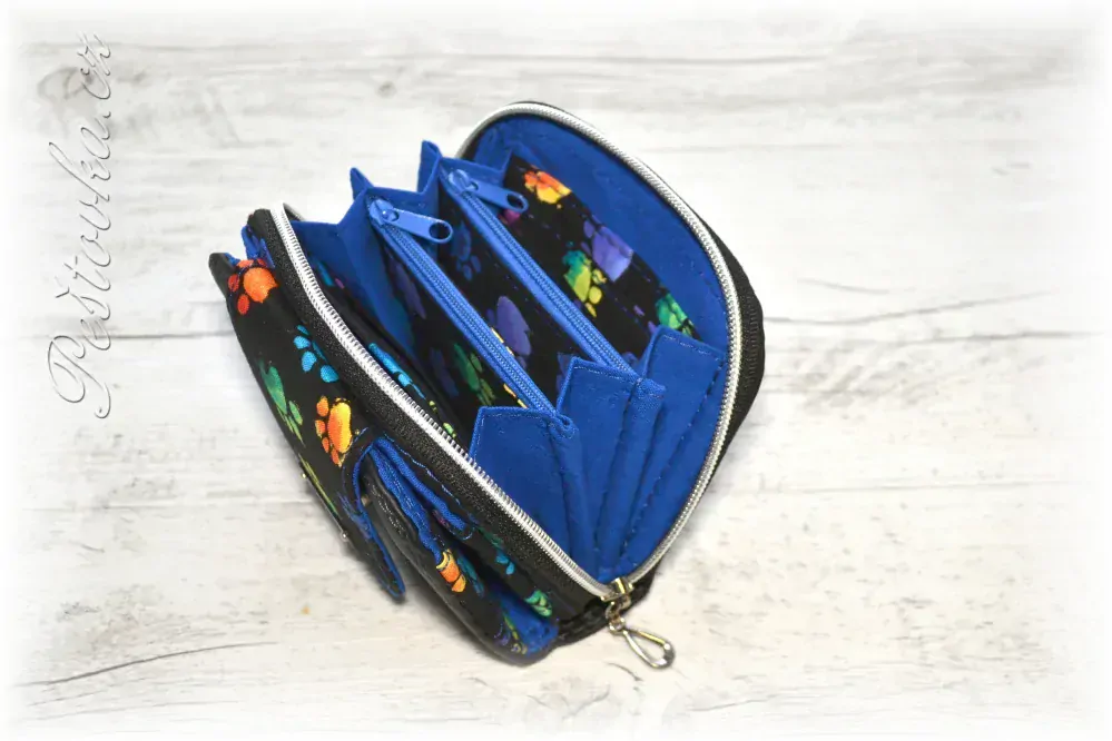 Peštovka Malá praktická zipová peněženka *barevné tlapky akvarel*