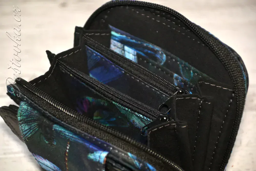 Peštovka Malá praktická zipová peněženka *vážky s černou*