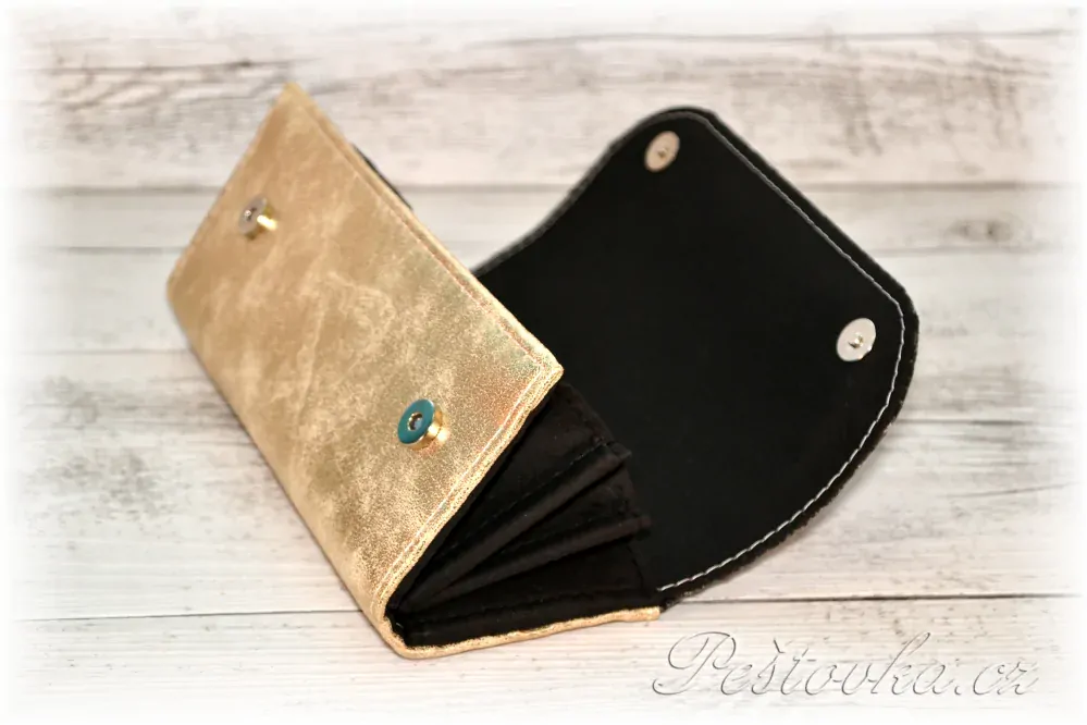 Peštovka Dámská elegantní peněženka *paisley se zlatou*
