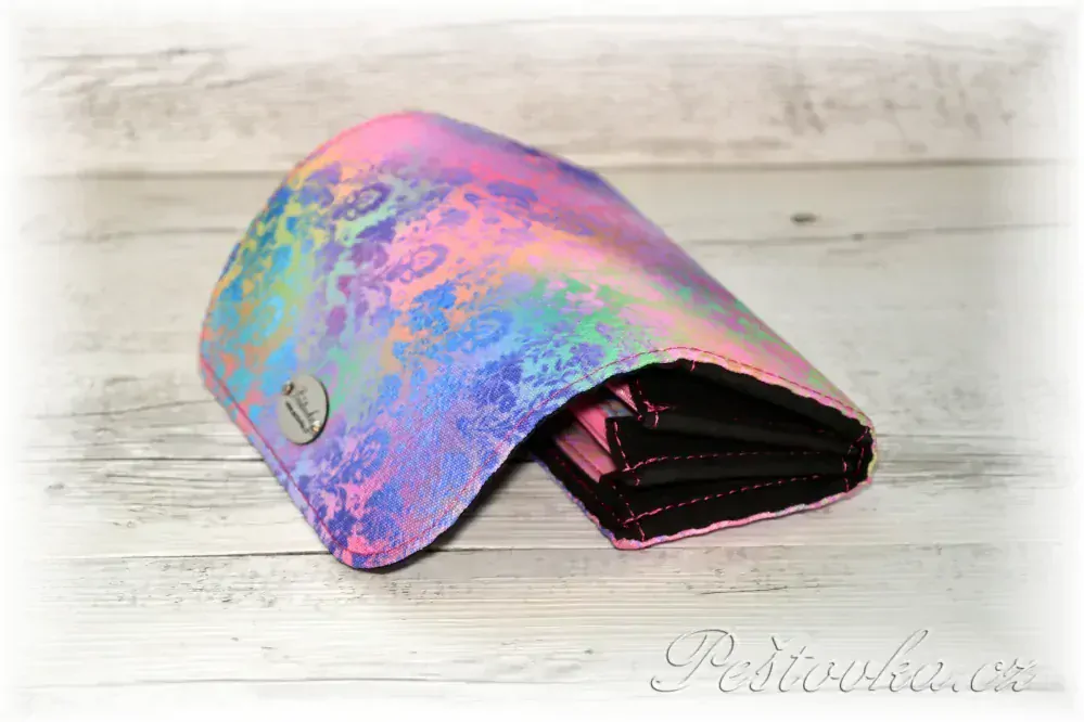 Peštovka Dámská elegantní peněženka *celoduhová*