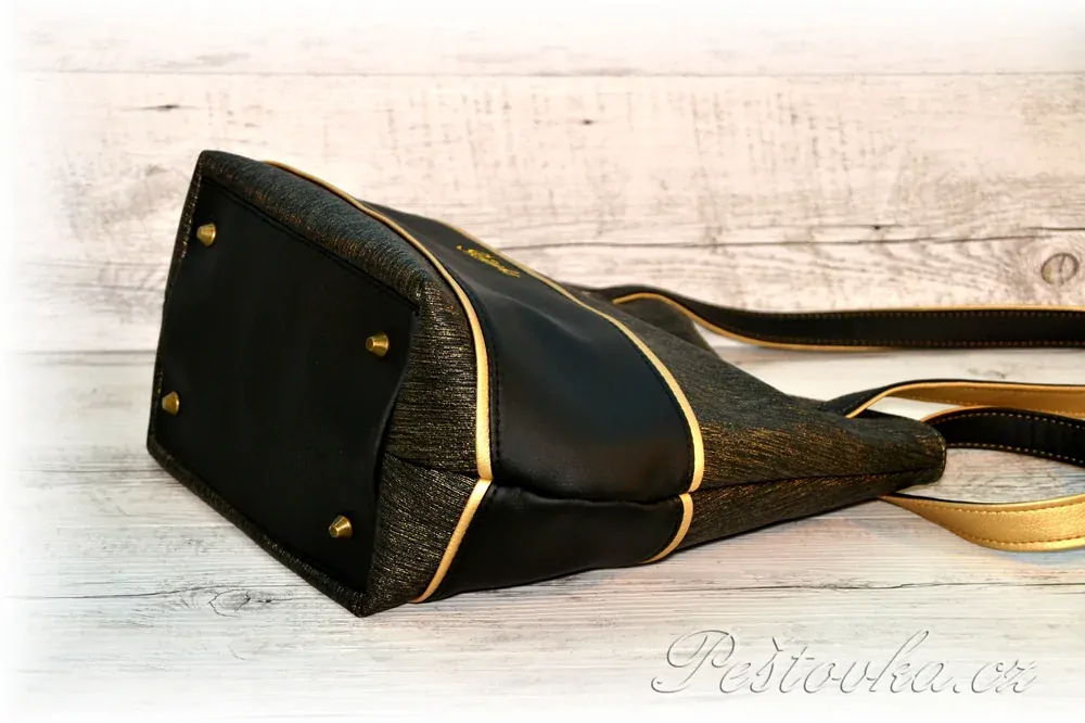 Peštovka - kabelka Gaudalupe *černo-zlatá