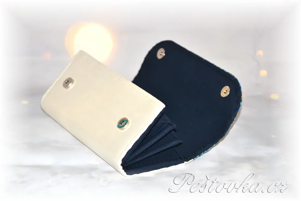 Peštovka Dámská elegantní peněženka *smetanová s mandalami*