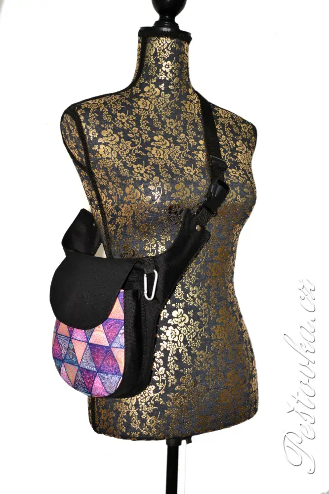 Peštovka ledvinka POSETO *barevné trojúhelníky*