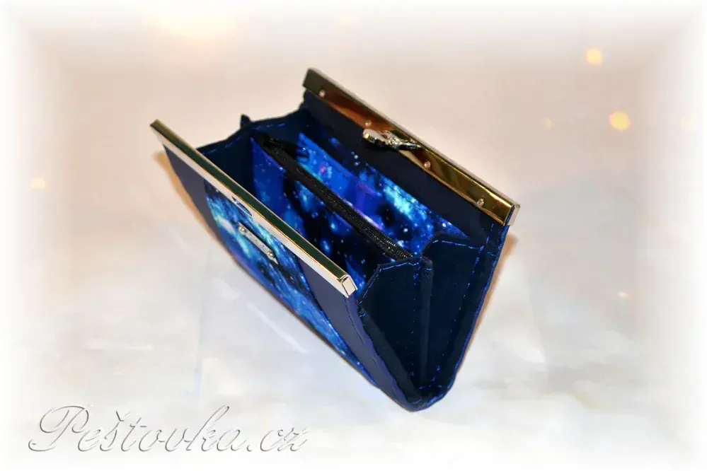 rámečková peněženka 15cm - Peštovka *galaxy s tmavě modrou*