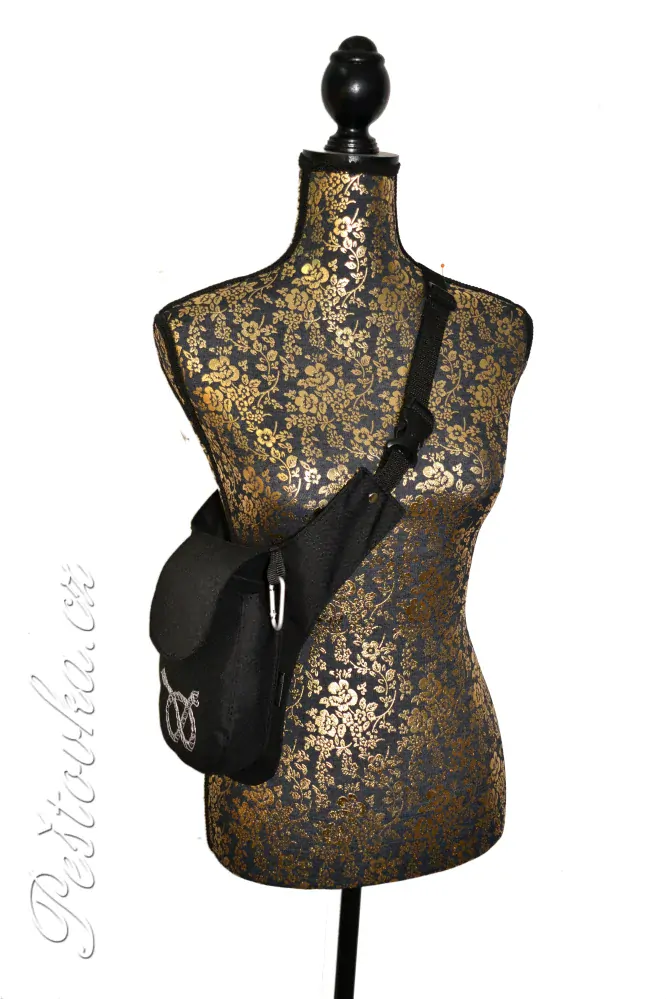 Peštovka ledvinka POSETO *staffbull - provázek*